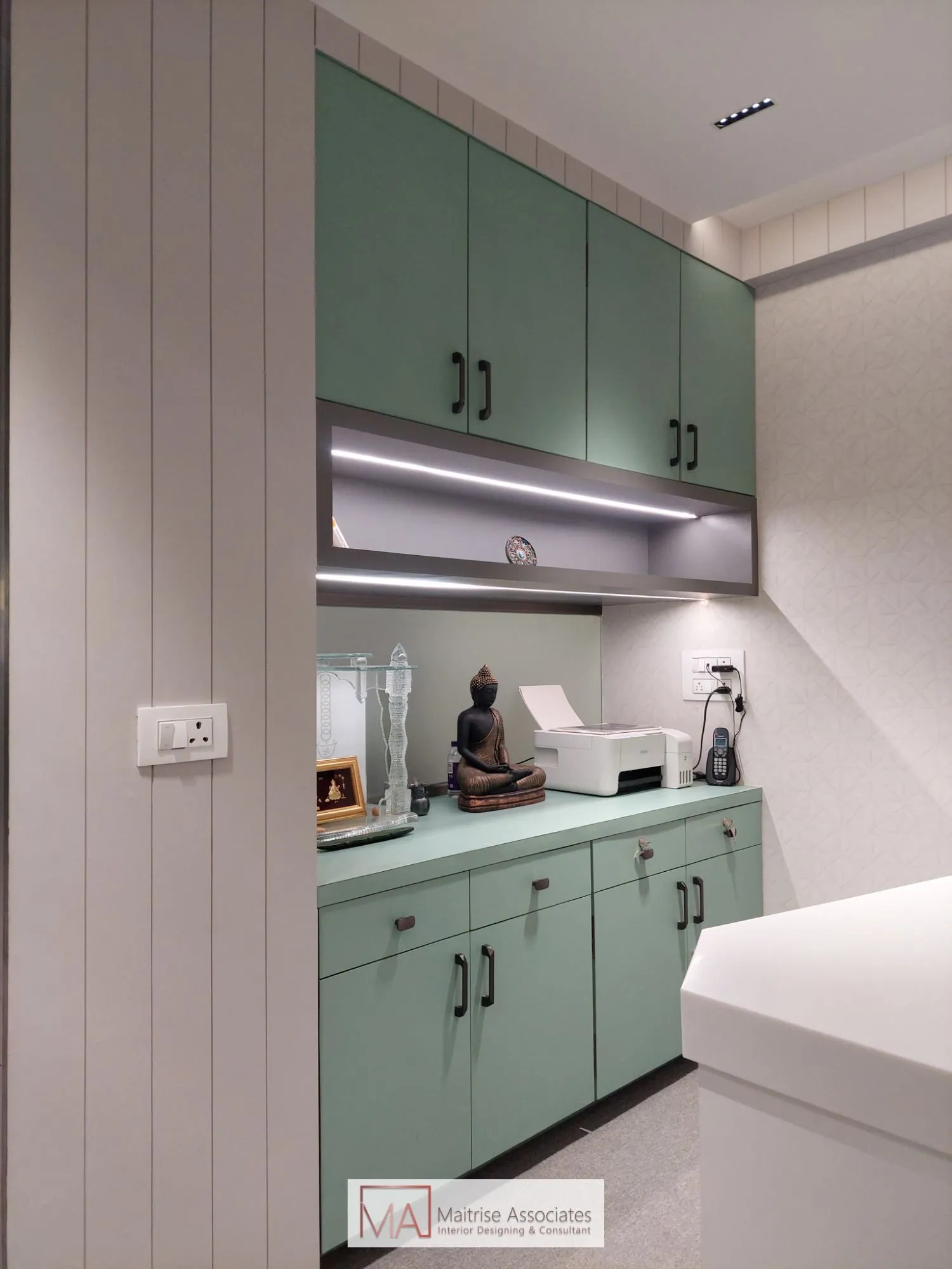 Contemporary Workspace — Commercial Space interior by Maitrise Associates — image 8